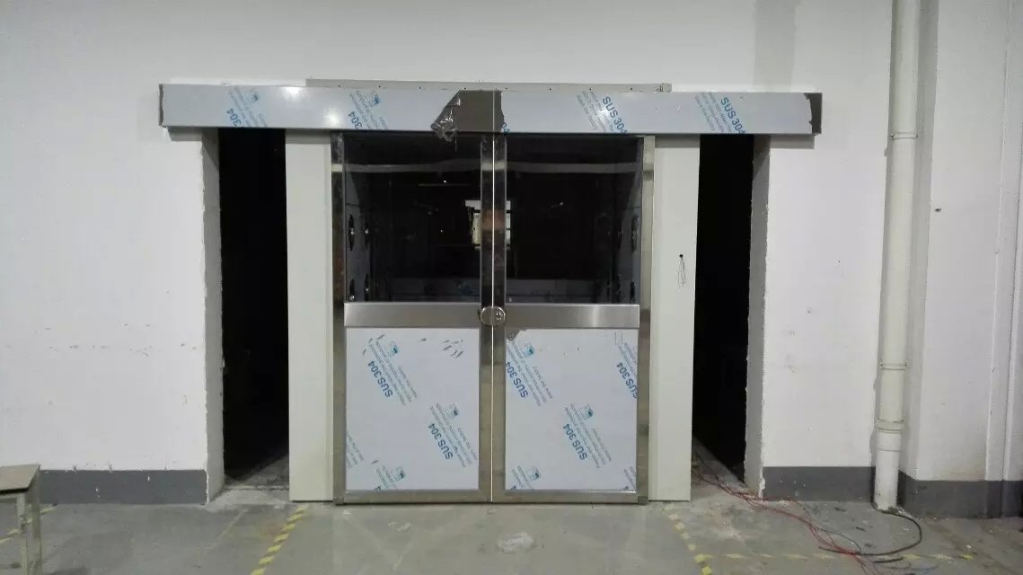 自動門風淋室與普通風淋室在潔凈室有什么區(qū)別?