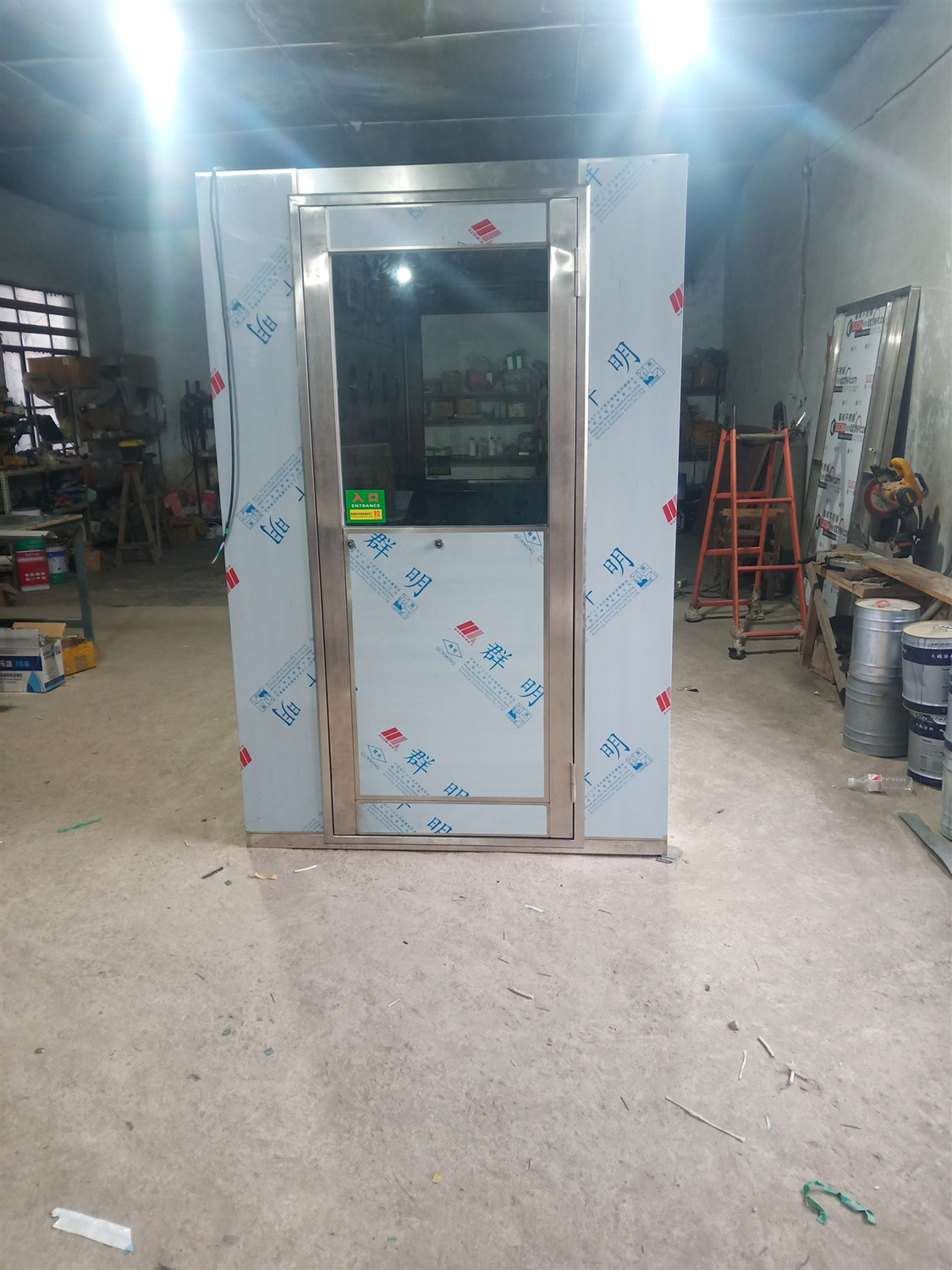 沈陽風(fēng)淋室廠家：風(fēng)淋室在無塵室凈化工程中的主要作用有哪些？